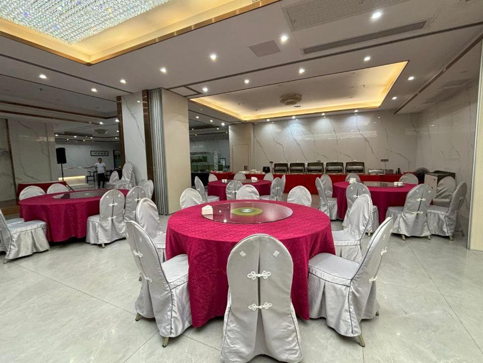 Lido De Paris Hotel Manila Exterior foto